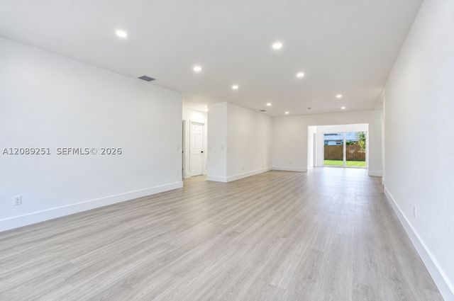 40 SE 3rd Ter, Dania Beach, FL 33004