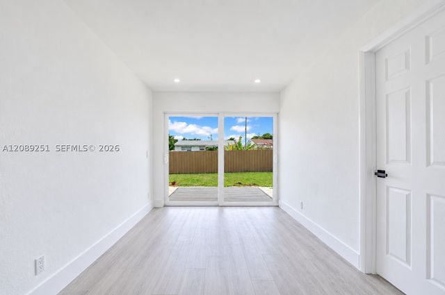 40 SE 3rd Ter, Dania Beach, FL 33004