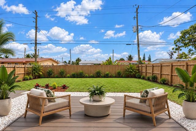 40 SE 3rd Ter, Dania Beach, FL 33004