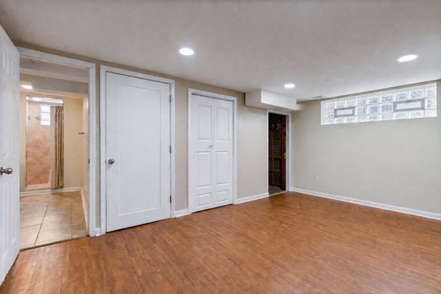 9542 S Campbell Avenue, Evergreen Park, IL 60805