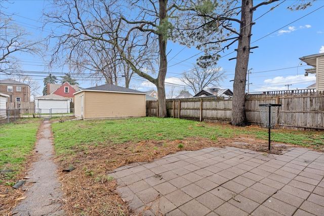 9542 S Campbell Avenue, Evergreen Park, IL 60805