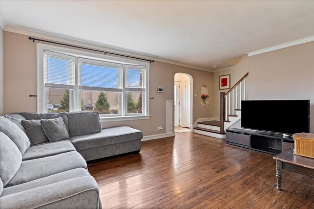 9542 S Campbell Avenue, Evergreen Park, IL 60805