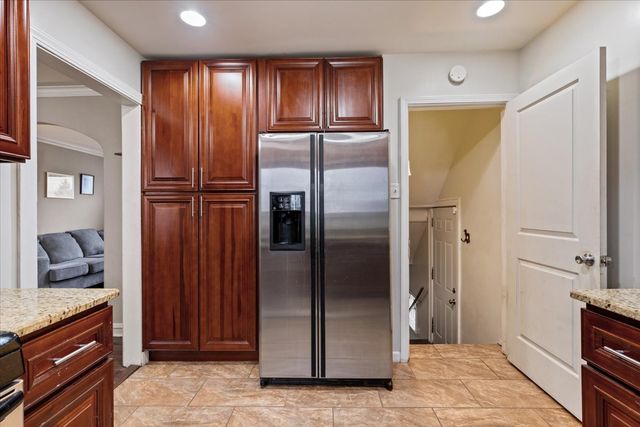 9542 S Campbell Avenue, Evergreen Park, IL 60805