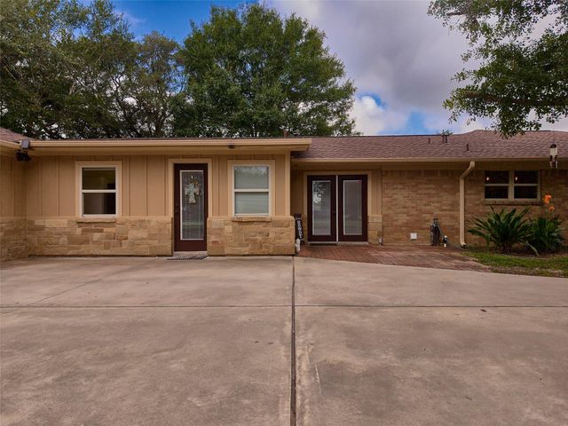 14528 Vlasta Street, Needville, TX 77461