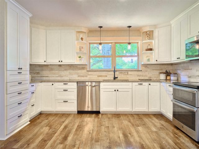 14528 Vlasta Street, Needville, TX 77461
