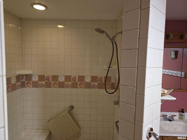 201 W SPRINGFIELD Street, Virginia, IL 62691