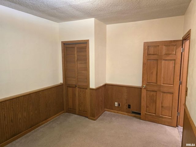 201 W SPRINGFIELD Street, Virginia, IL 62691