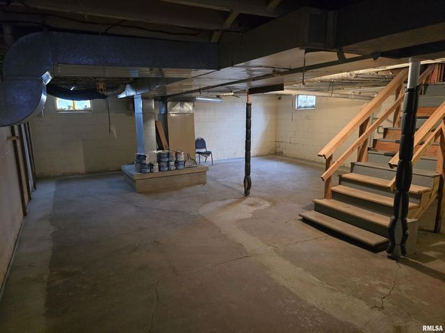 201 W SPRINGFIELD Street, Virginia, IL 62691