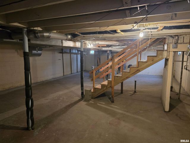 201 W SPRINGFIELD Street, Virginia, IL 62691