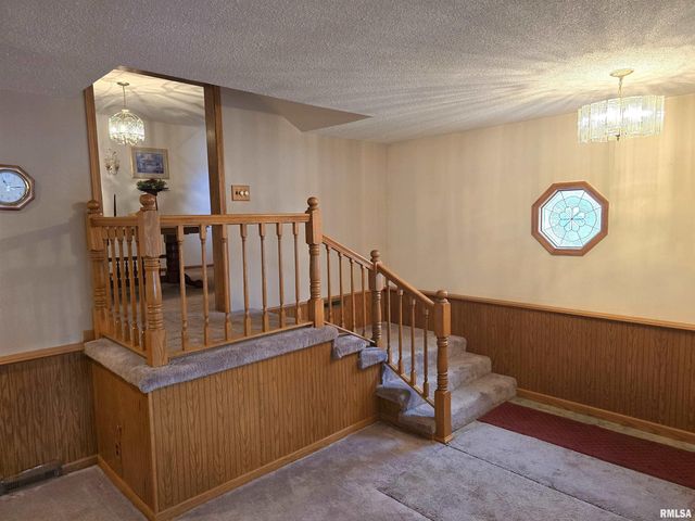 201 W SPRINGFIELD Street, Virginia, IL 62691