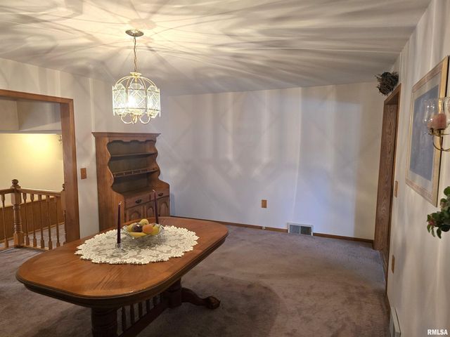 201 W SPRINGFIELD Street, Virginia, IL 62691