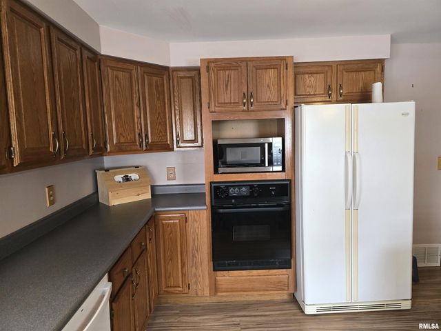 201 W SPRINGFIELD Street, Virginia, IL 62691