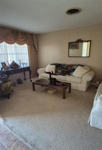 4219 Dragonwick Drive, Houston, TX 77045