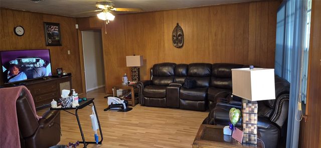 4219 Dragonwick Drive, Houston, TX 77045