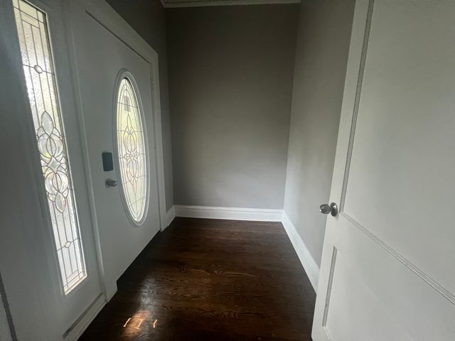 8135 S Muskegon Avenue, Chicago, IL 60617