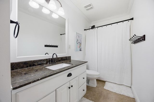 630 Appletree Lane, Moorhead, MN 56560