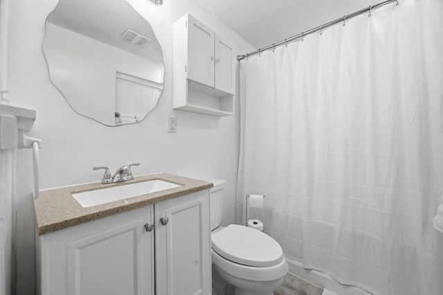 630 Appletree Lane, Moorhead, MN 56560