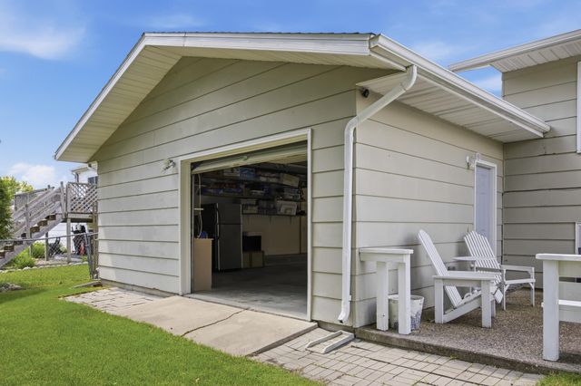 630 Appletree Lane, Moorhead, MN 56560