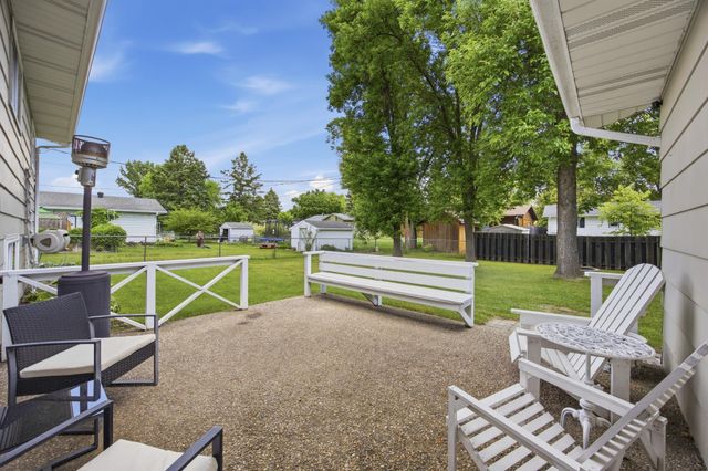 630 Appletree Lane, Moorhead, MN 56560