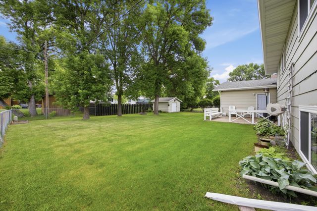 630 Appletree Lane, Moorhead, MN 56560