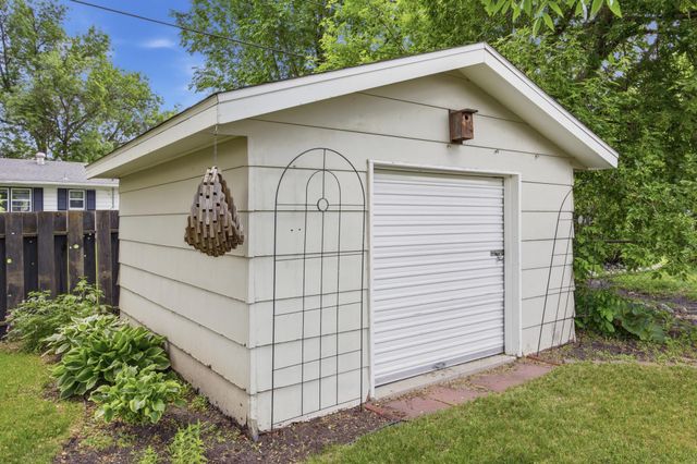 630 Appletree Lane, Moorhead, MN 56560