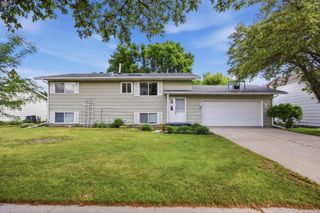 630 Appletree Lane, Moorhead, MN 56560