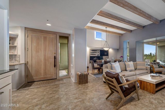 10111 E GRAYTHORN Drive, Scottsdale, AZ 85262