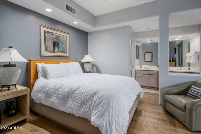 10111 E GRAYTHORN Drive, Scottsdale, AZ 85262