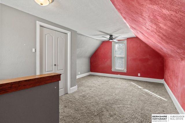 944 S 2nd Street, Lincoln, NE 68526