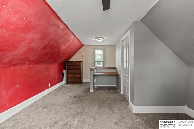 944 S 2nd Street, Lincoln, NE 68526