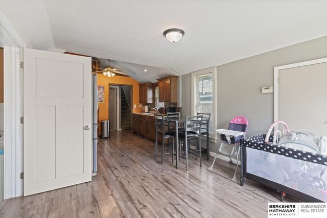 944 S 2nd Street, Lincoln, NE 68526