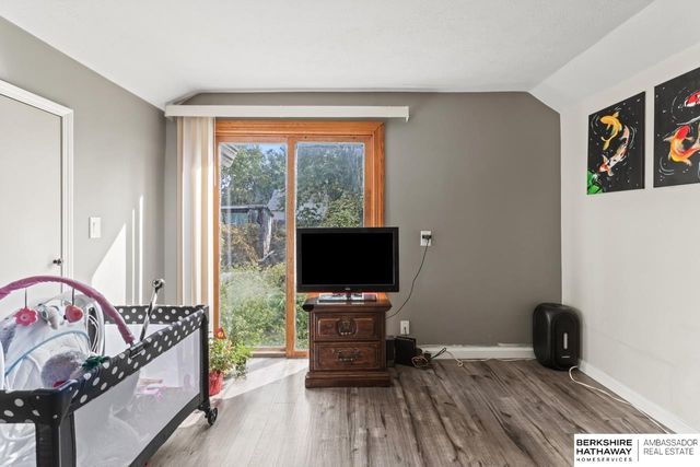 944 S 2nd Street, Lincoln, NE 68526