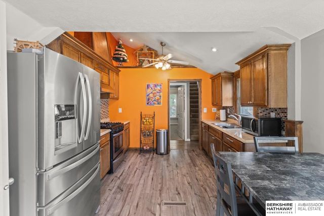 944 S 2nd Street, Lincoln, NE 68526