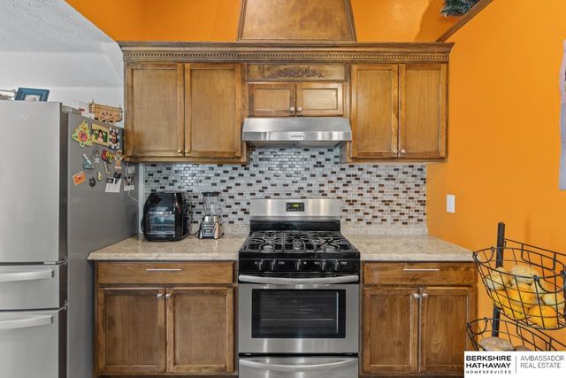 944 S 2nd Street, Lincoln, NE 68526