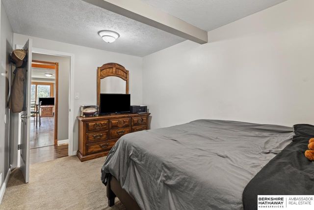 944 S 2nd Street, Lincoln, NE 68526