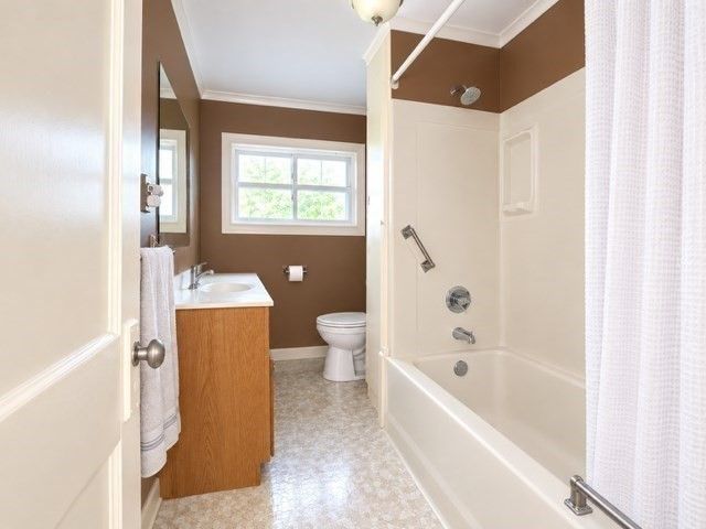 10 Cycle St, Westfield, MA 01085