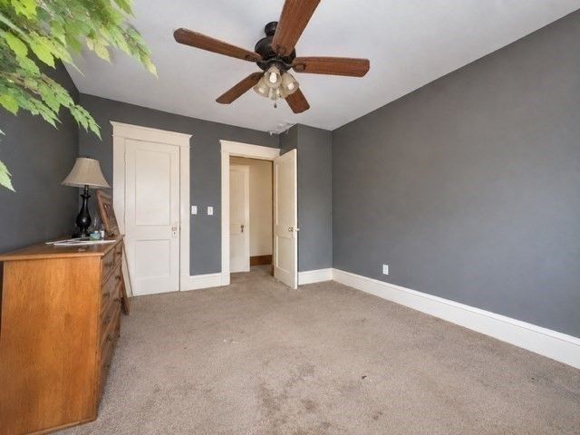 10 Cycle St, Westfield, MA 01085