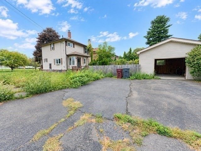10 Cycle St, Westfield, MA 01085