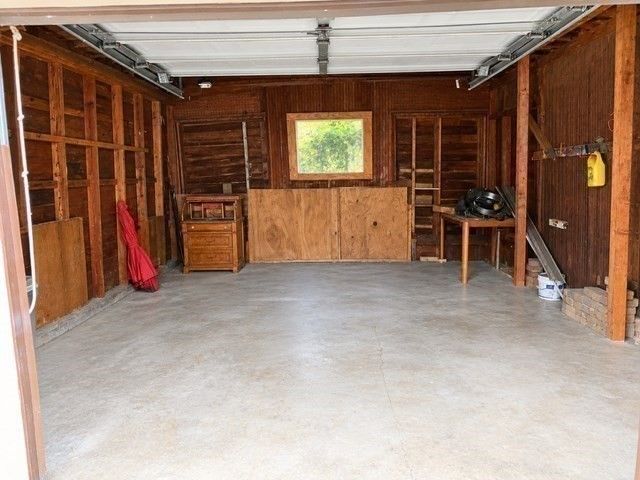 10 Cycle St, Westfield, MA 01085