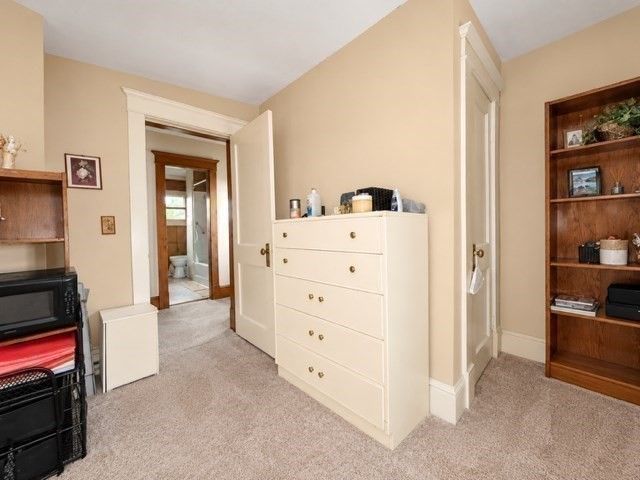 10 Cycle St, Westfield, MA 01085