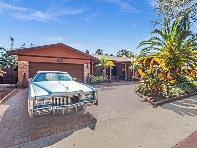 2116 NE 62nd Street, Fort Lauderdale, FL 33308