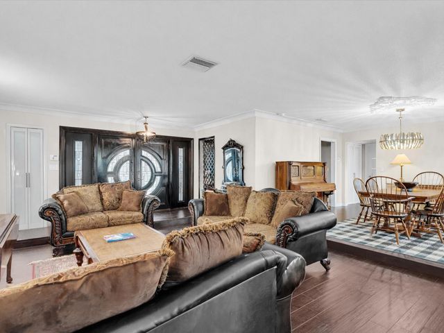 2116 NE 62nd Street, Fort Lauderdale, FL 33308