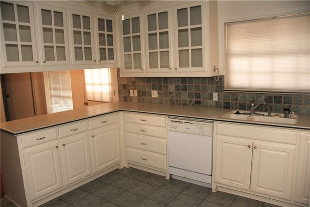 1612 Canyon Oaks Drive, Irving, TX 75061