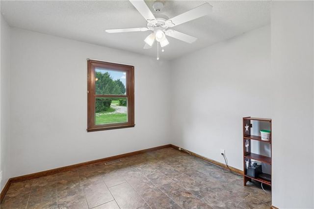 18591 Cantrell Road, Linwood, KS 66052