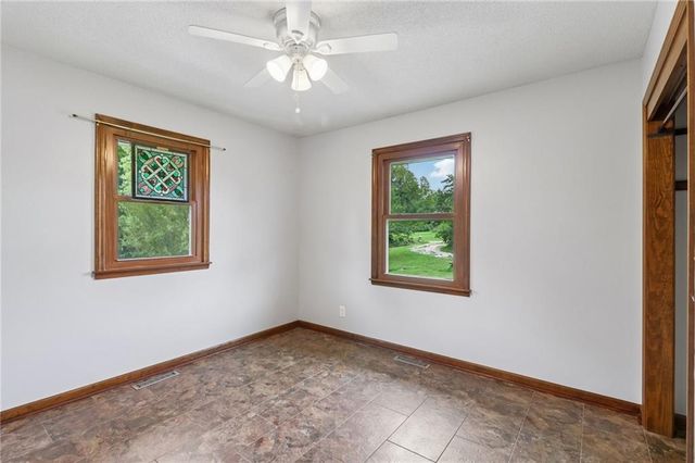 18591 Cantrell Road, Linwood, KS 66052