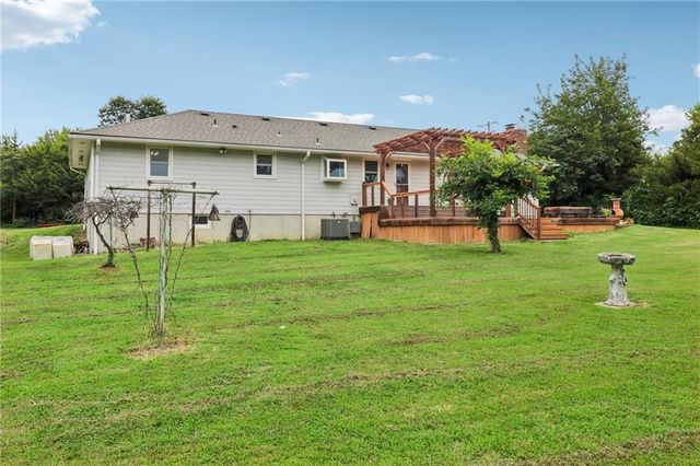 18591 Cantrell Road, Linwood, KS 66052