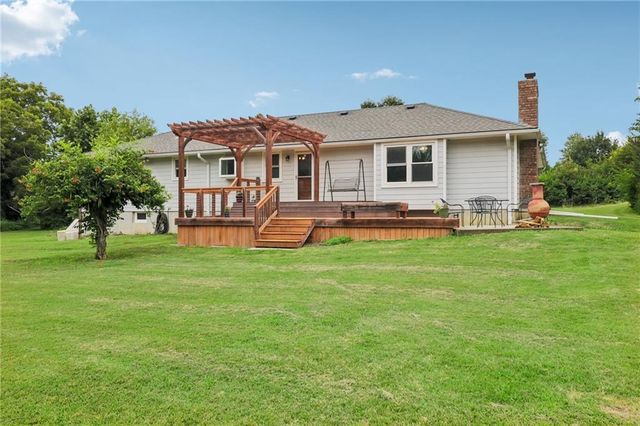 18591 Cantrell Road, Linwood, KS 66052