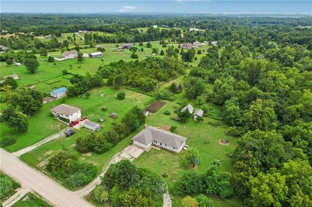 18591 Cantrell Road, Linwood, KS 66052