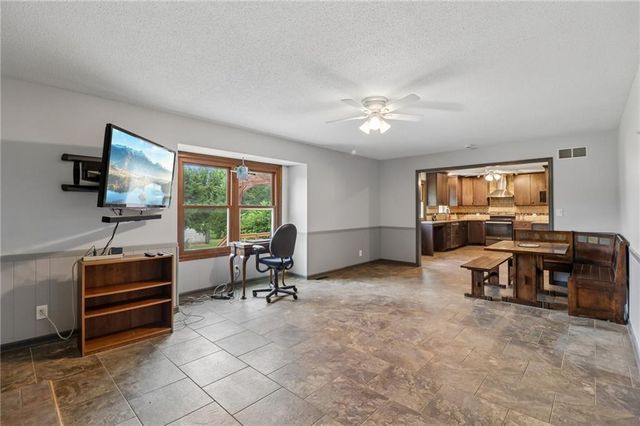 18591 Cantrell Road, Linwood, KS 66052