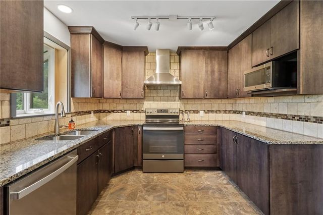 18591 Cantrell Road, Linwood, KS 66052